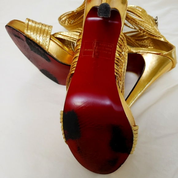 Apple Bottoms size 9 3 rings of multiple gold strapping - Picture 6 of 6